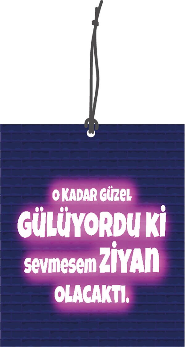 ByMeyla O Kadar Güzel Gülüyordu Görselli Dekoratif Oto Kokusu ve Aksesuar Seti